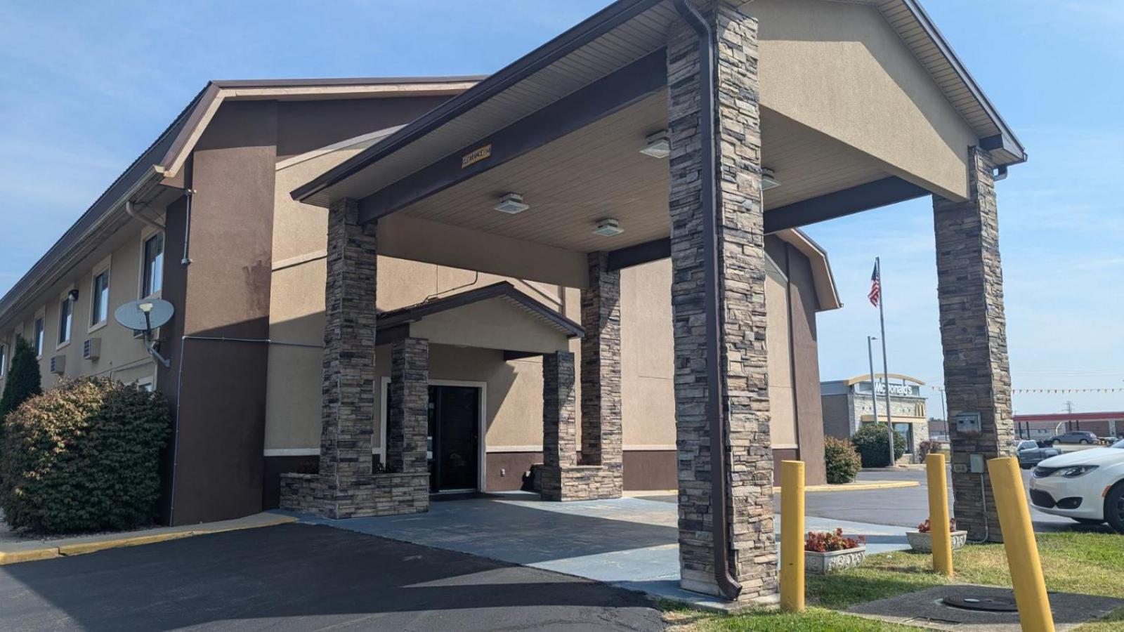 Super 8 By Wyndham Shelbyville Exterior foto