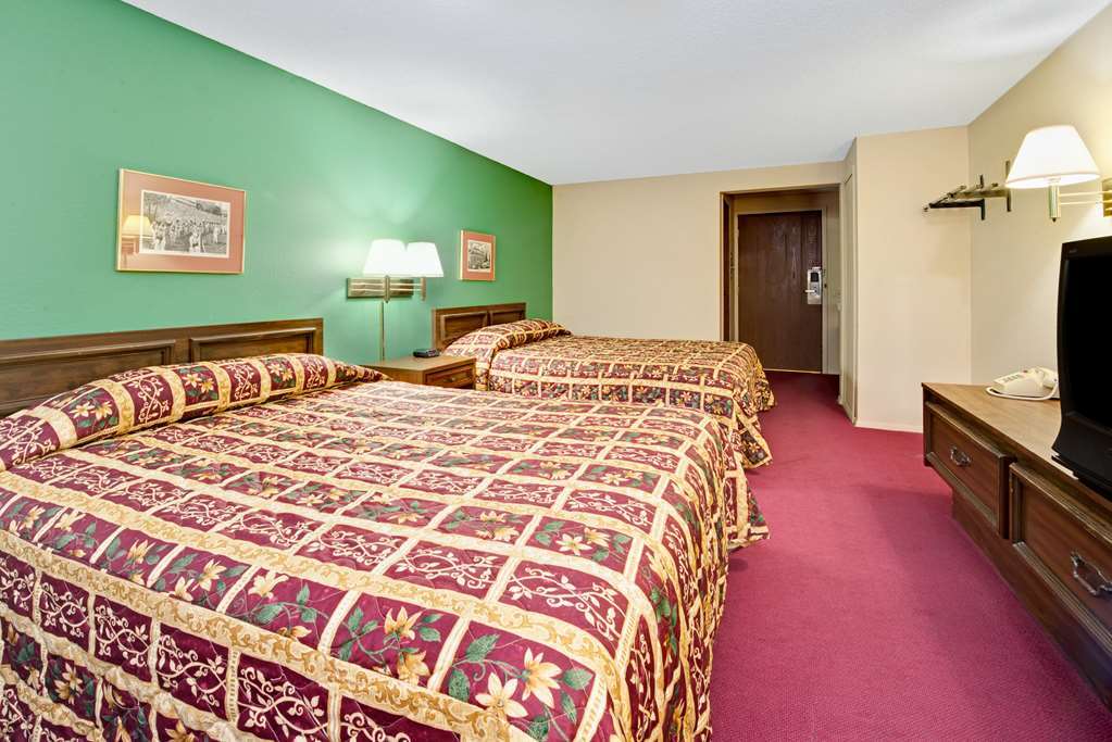 Super 8 By Wyndham Shelbyville Quarto foto