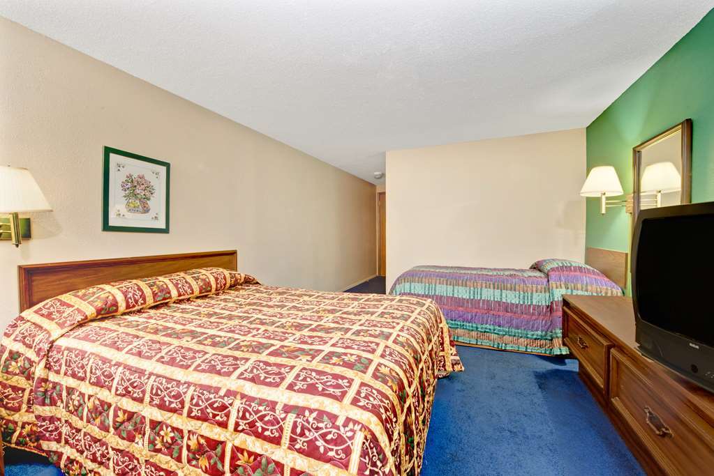 Super 8 By Wyndham Shelbyville Quarto foto